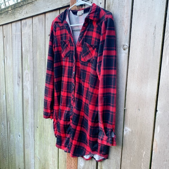 Passport Flannel ❤️ - Picture 2 of 3